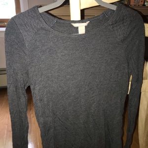 Grey long sleeve tee